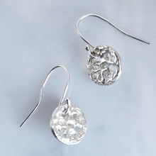 Charger l&#39;image dans la galerie, Small Moon Earrings
