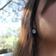Charger l&#39;image dans la galerie, Small Moon Earrings
