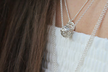 Charger l&#39;image dans la galerie, Gravity Necklace
