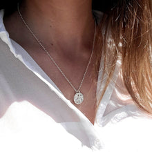 Charger l&#39;image dans la galerie, Mini Moon Necklace
